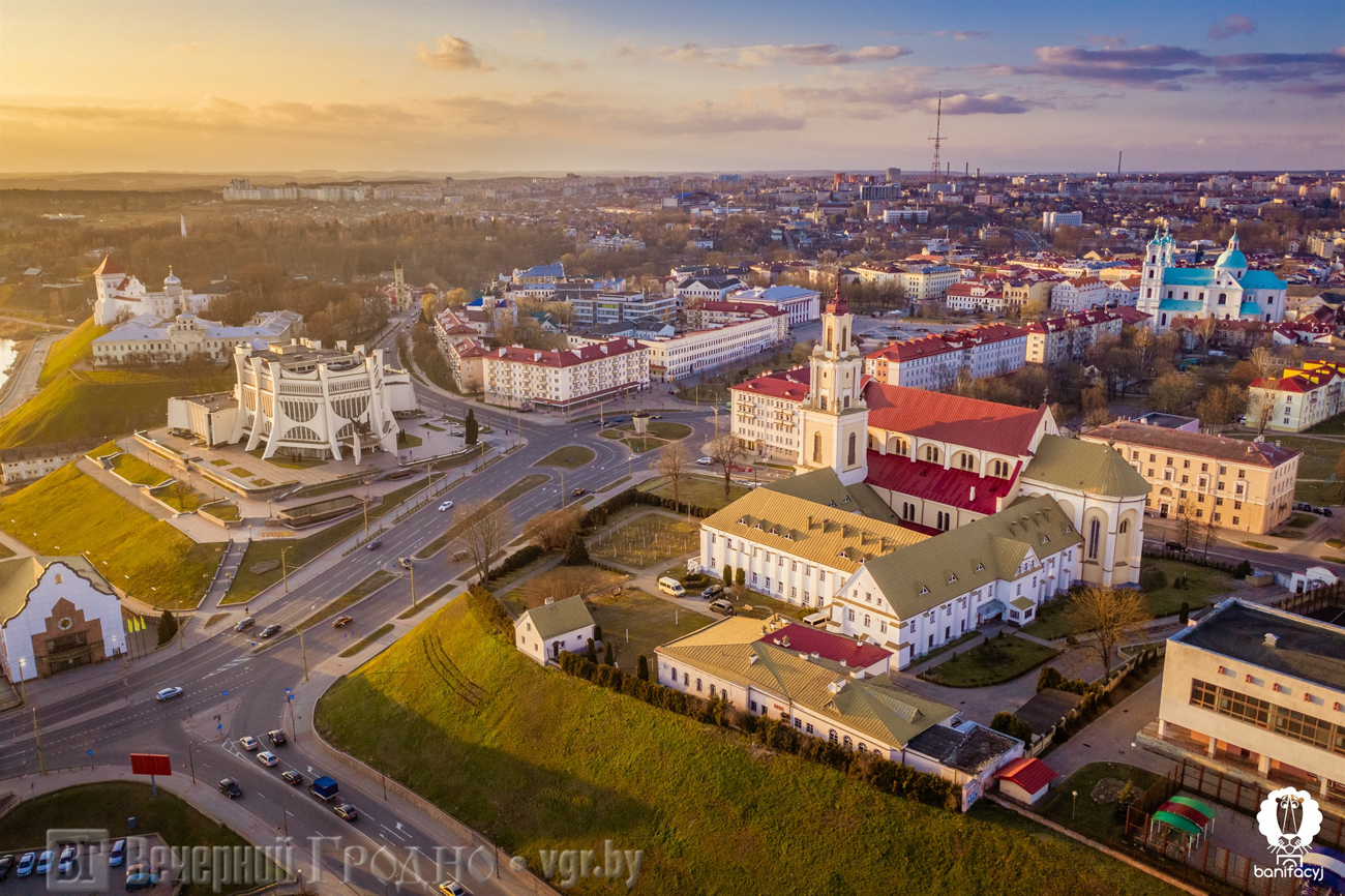 Ул. Парижской Коммуны. Бернардинский костёл (ХVI–ХVII вв.)
