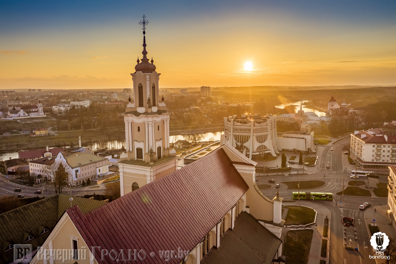 Ул. Парижской Коммуны. Бернардинский костёл (ХVI–ХVII вв.)