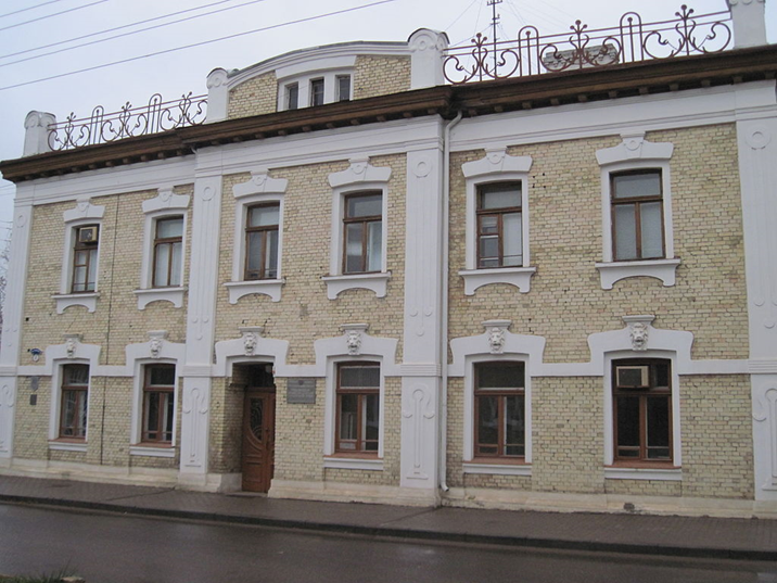 Ул. Студенческая, дом №6. Дом врача Алшибая