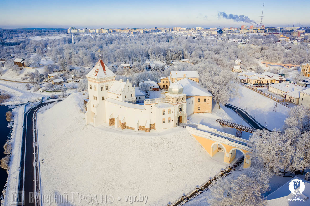 Ул. Замковая, 22 (Старозамковая). Старый замок (XIV в.)