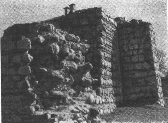 Ул. Замковая, 22 (Старозамковая). Старый замок (XIV в.)