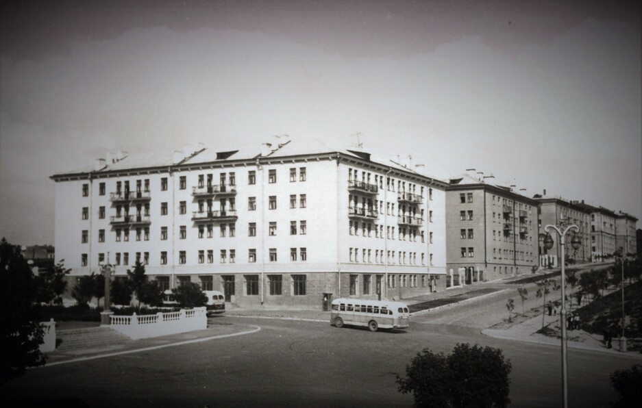 Ул. Карла Маркса, дом №1. Дворец Стефана Батория XVI в.