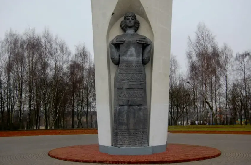 Ул. Коложа. 850-летию Гродно. Памятник