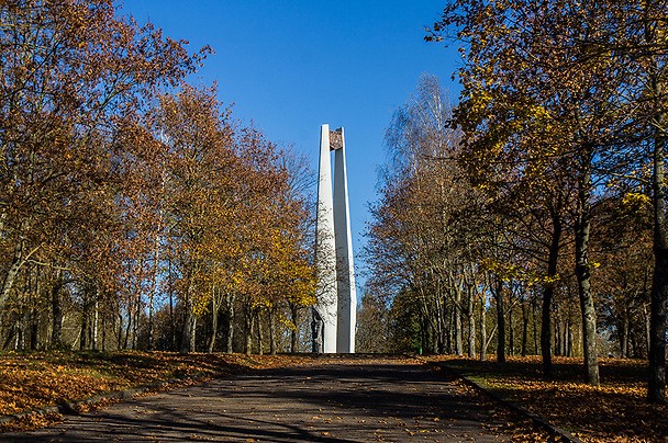 Ул. Коложа. 850-летию Гродно. Памятник